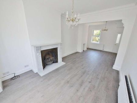 Chase Road, Brentwood, CM14 - Photo 2