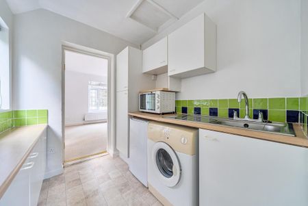 Studio to rent - Photo 2