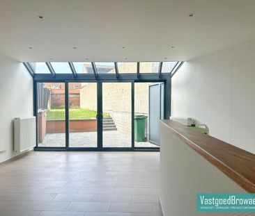 Instapklaar gelijkvloersappartement met terras en tuin - Photo 3