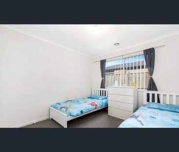 3 Airlie Avenue, Point Cook, Vic 3030 - Photo 5