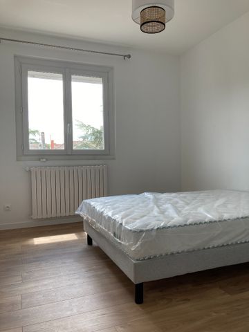 Location Appartement 4 pièces 86m² - Photo 3