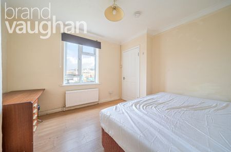 5 bedroom semi-detached house to rent - Photo 4