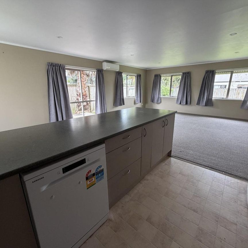 Charming and Cosy 3-Bedroom - Photo 1