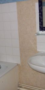 Appartement à louer à Hesdin (62140) en Pas-de-Calais (62). Cet appartement propose une surf... - Photo 4