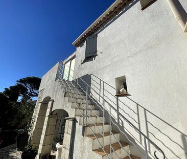 Appartement meublé T2 haut de Villa vue mer d'environ 45 m2 à louer... - Photo 2