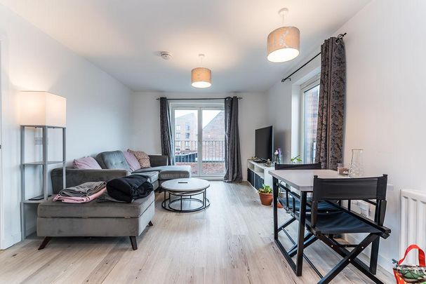 2 bedroom flat to rent - Photo 1