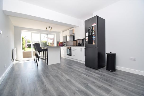 New Road, Middlestown, Wakefield - Photo 1