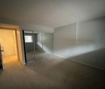 For Lease - 2 Fenerty Crescent Unit# 120, Kanata, Ontario - Photo 2