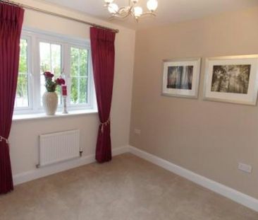 Semi-detached house to rent on - Photo 6