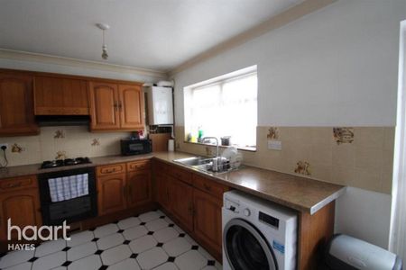 2 bedroom flat to rent - Photo 5
