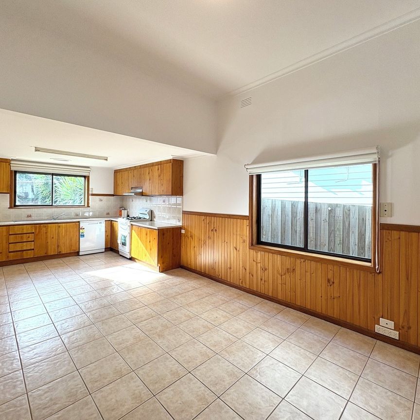 Character Home in Central Geelong - Photo 1