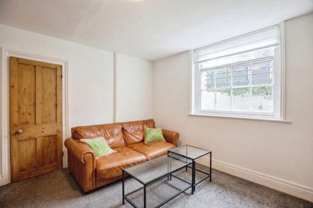 1 Bed Flat, Church Terrace, SE13 - Photo 2