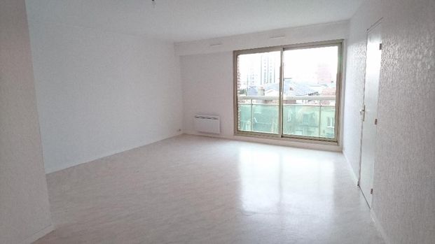 Location Appartement 2 pièces 62m² VALENCIENNES 59300 - Photo 1