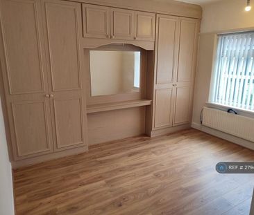 3 bedroom semi-detached house to rent - Photo 3