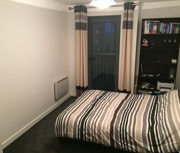 2 Bed Flat, The Chimes, S1 - Photo 3