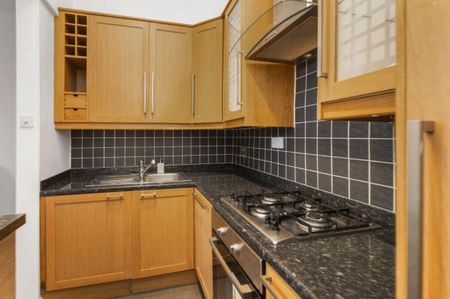 Caledonian Crescent, Edinburgh, EH11 2DB - Photo 2