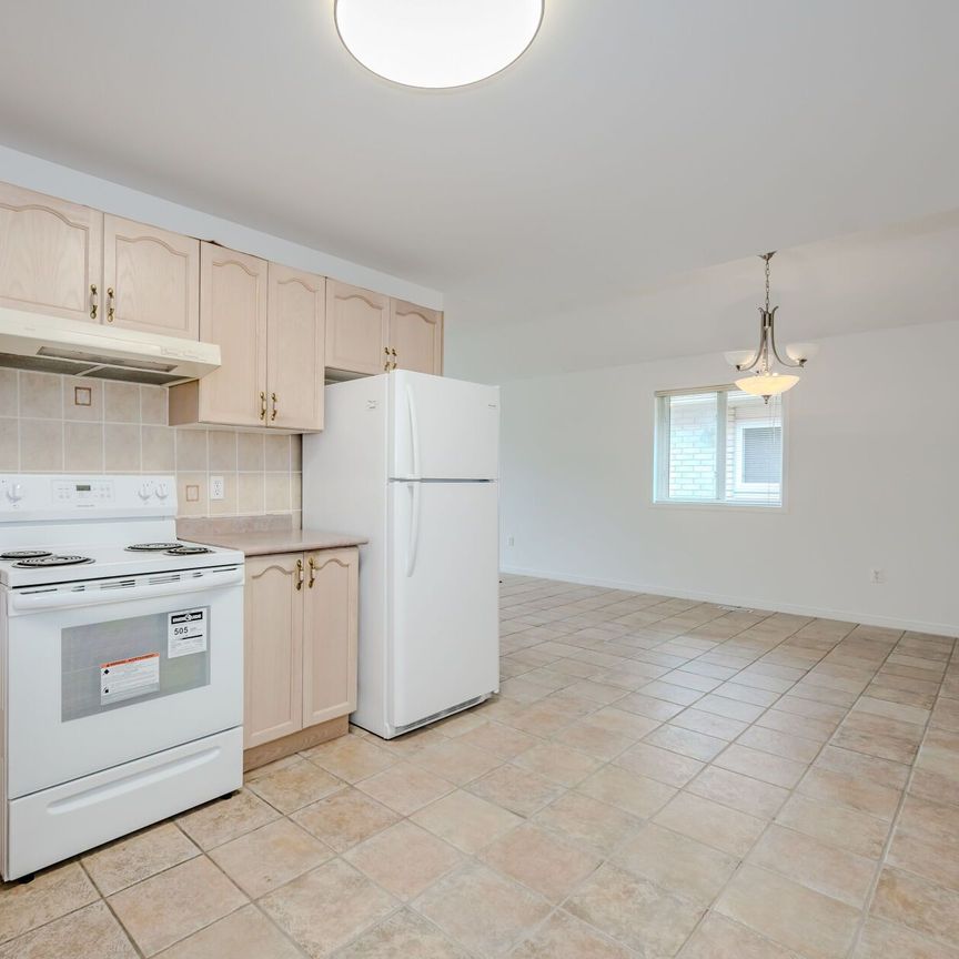 For Lease - 2887 Darien Road, Burlington, Ontario - Photo 1