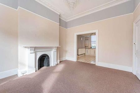 Westcroft Square, Ravenscourt, W6 - Photo 3