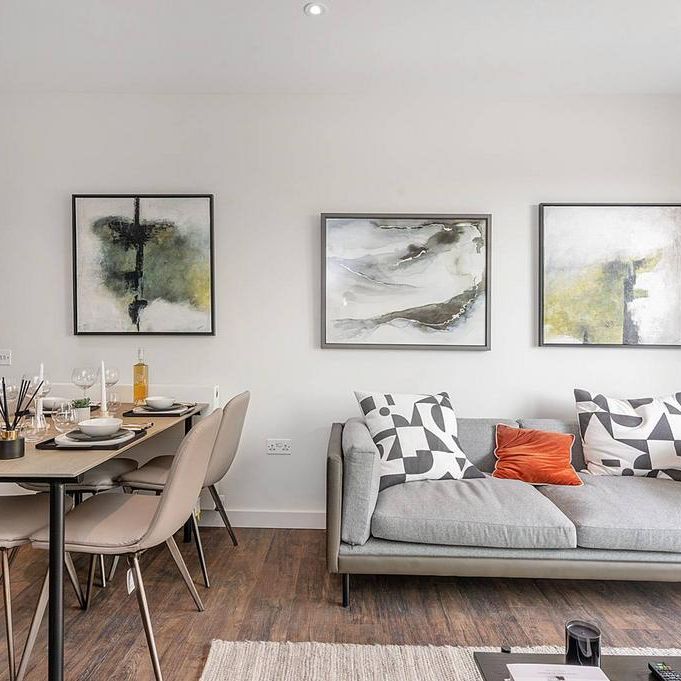 3 bedroom flat to rent - Photo 1
