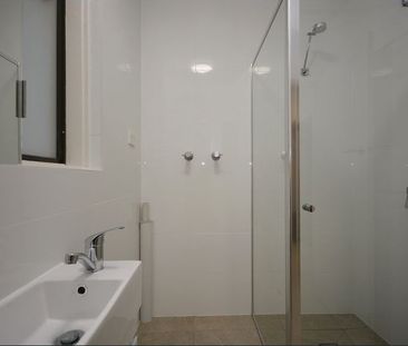 Stylish with seventies space! - Photo 6