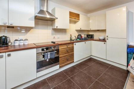 1 Bed Flat, Buttonbox, B18 - Photo 3