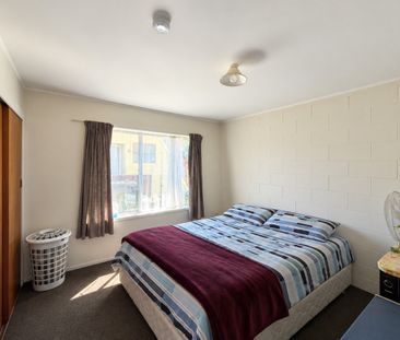 Cosy and Quiet on Brierley Place - Photo 3