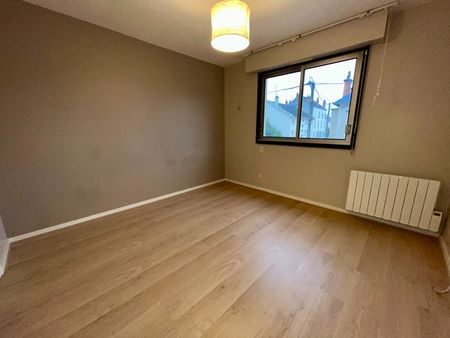 Location Appartement 5 pièces 105m² - Photo 4