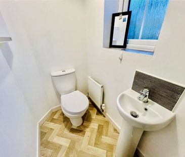 3 bedroom semi-detached house to rent - Photo 4