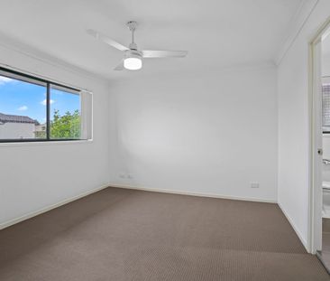 Affordable and Convenient Townhouse in COOMERA QLD - Photo 3