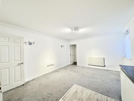 2 bedroom ground floor flat to rent - Photo 3