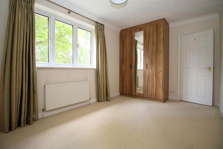 Broadwater Close, Woking, Surrey, GU21 5TW - Photo 5