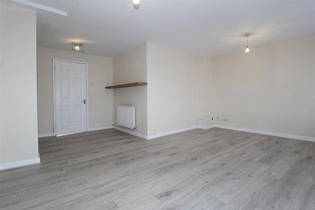 2 bedroom maisonette to rent - Photo 5