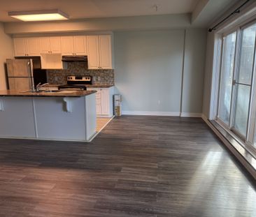 For Lease - 190 Hornchurch Lane Unit# B, Barrhaven, Ontario - Photo 1