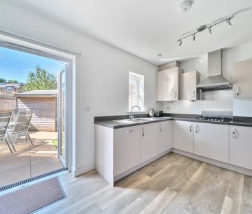 3 bedroom terraced house to rent - Photo 2