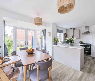 4 bedroom detached house to rent - Photo 4