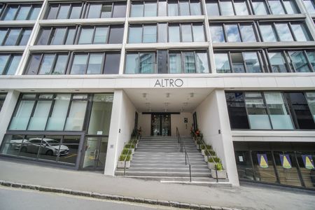 The Best in Altro - Photo 2