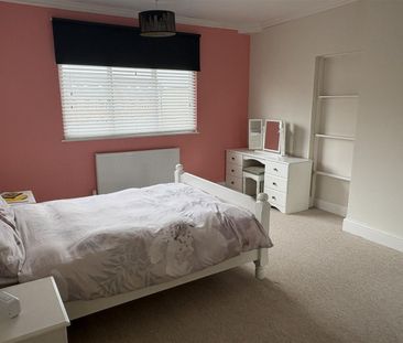 16b Market Place, Berkeley - Photo 4