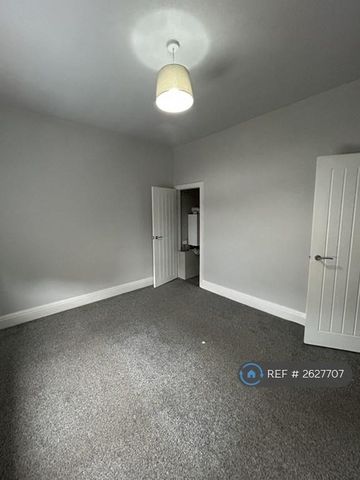 2 bedroom semi-detached house to rent - Photo 3