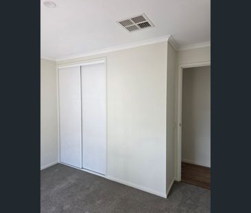 4d Thunder Street, North Bendigo, Vic 3550 - Photo 2