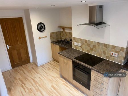 1 bedroom maisonette to rent - Photo 2