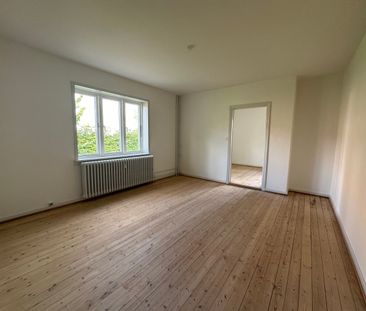 Hyggelig 3-værelses lejlighed i Odense C med have - Foto 3