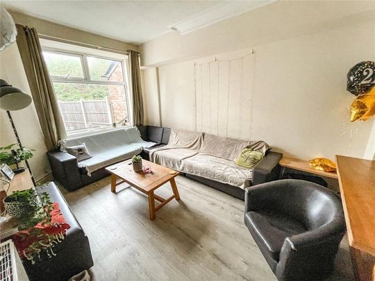 7 bedroom semi-detached house to rent - Photo 1