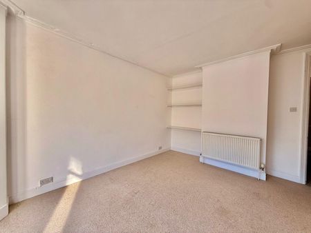 Cedar Road, Norwich - Photo 3