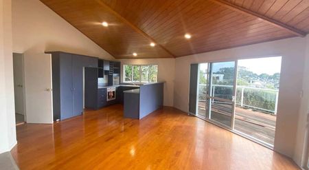 Large Family Home With Beautiful Sea Views - Photo 4