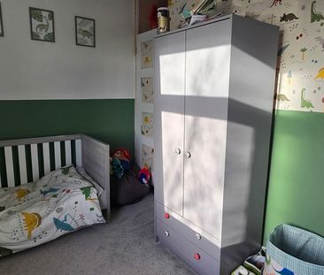 2 bedroom end of terrace to let - Photo 5