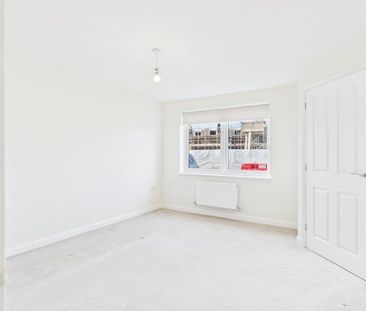 Dowsell Way, Yate, Bristol - Photo 3