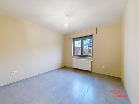 Nieuwbouwwoning met terras en garage - Photo 4