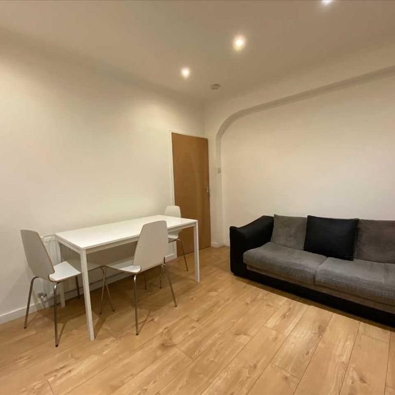 House share to rent - Photo 1