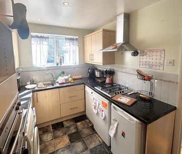 Abingdon Close, Woking, Surrey, GU21 - Photo 6