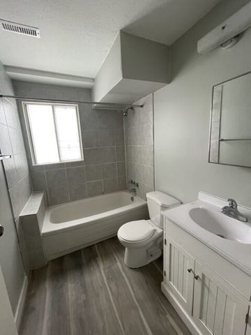 Town Centre Fourplex Lower 1137 Jan 1, 2026 - Photo 4